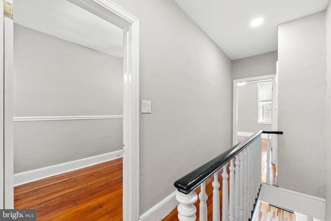 Building Photo - 601 Miller St