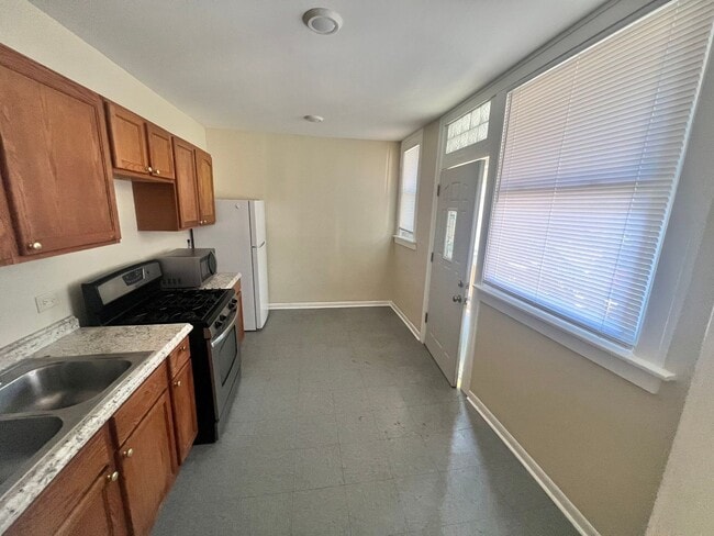 Building Photo - 3457 W 66th St