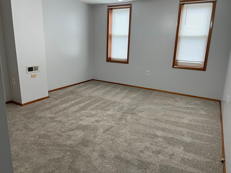 Front Bedroom 14 x 12 - 1419 Morling Ave