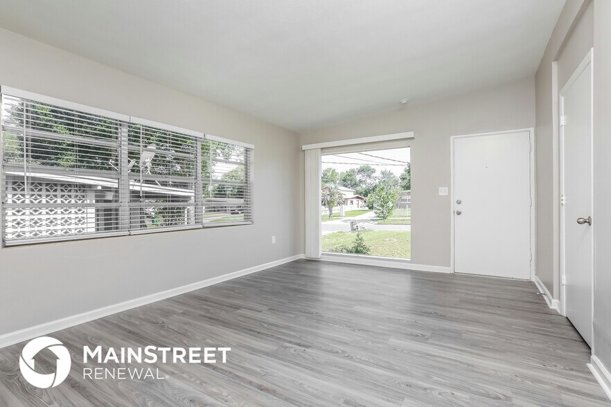 Building Photo - 6136 Bolling Dr