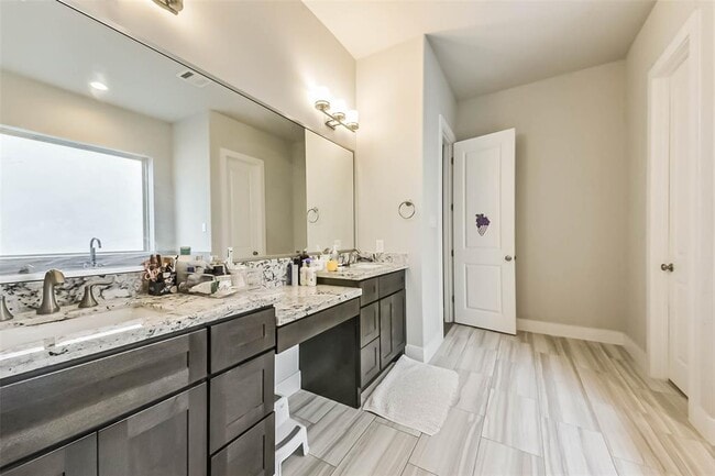 Building Photo - 10914 Brookeshire Chase Ln