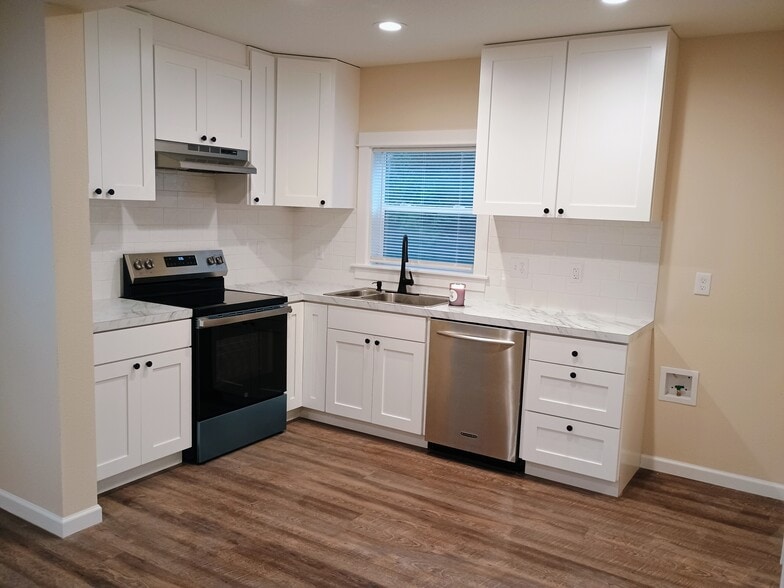 Building Photo - 642 Weed Ave