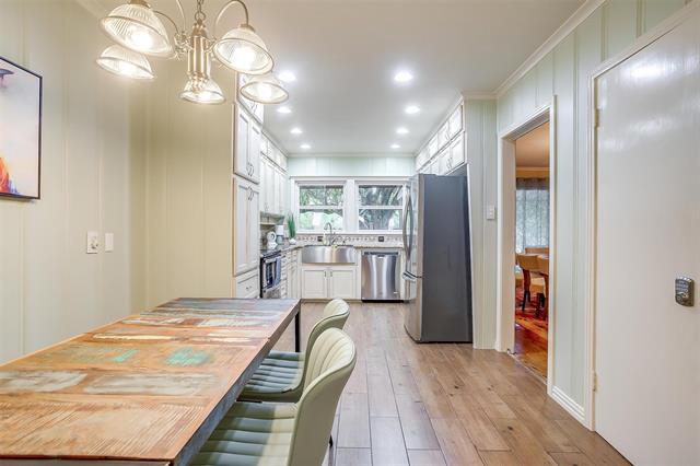 Building Photo - 1505 N Riverside Dr