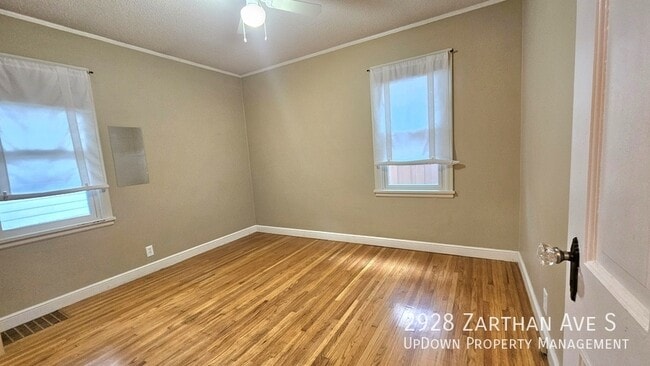 Building Photo - 2928 Zarthan Ave S