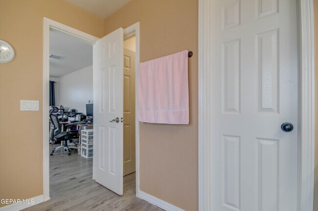 Building Photo - 14600 Christian Castle