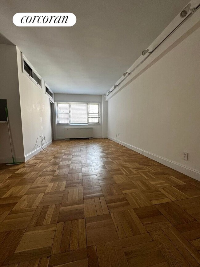 Building Photo - 345 E 56th St