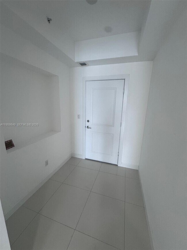 Building Photo - 315 NE 3rd Ave