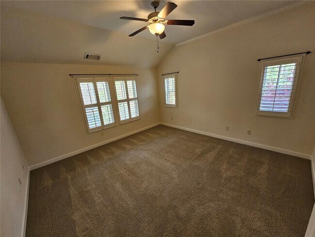 Building Photo - 2104 McFarlin Ln