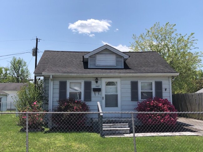 2 Bedroom / 1 Bath Home Kingsport, TN - 2 Bedroom / 1 Bath  Home Kingsport, TN