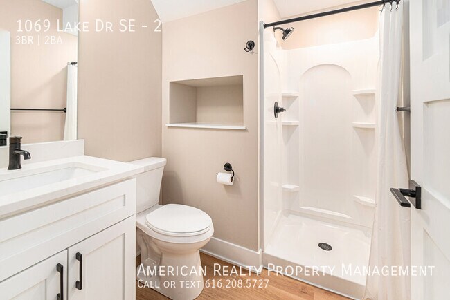 Building Photo - 1069 Lake Dr SE