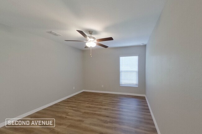 Building Photo - 14051 Canadian Ave