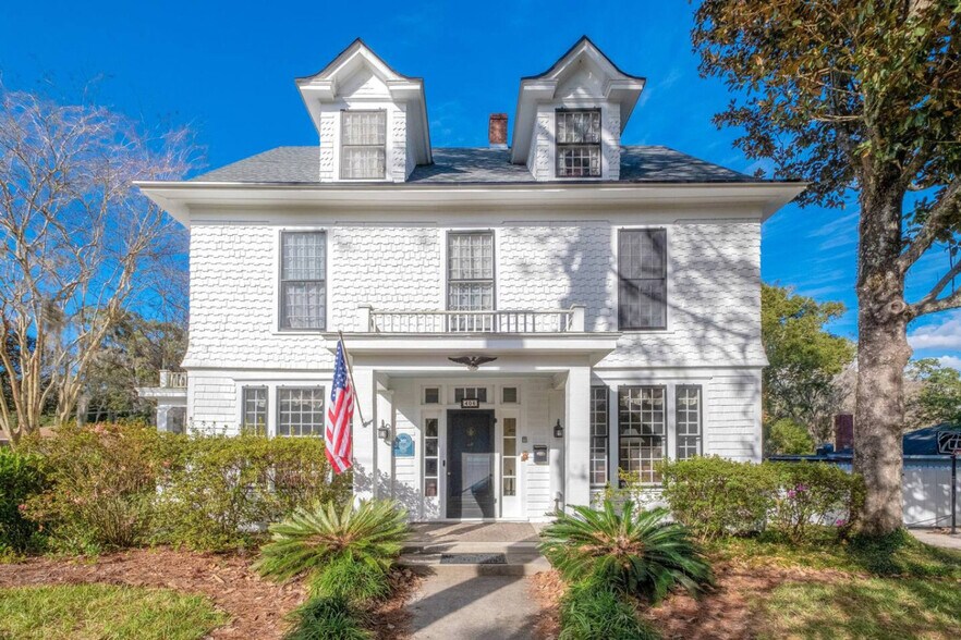 Building Photo - 406 NE 7th Ave