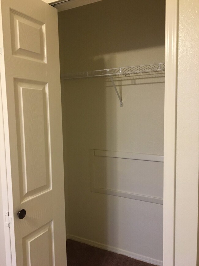 Building Photo - Enchanted Hills - 3BR w/AC