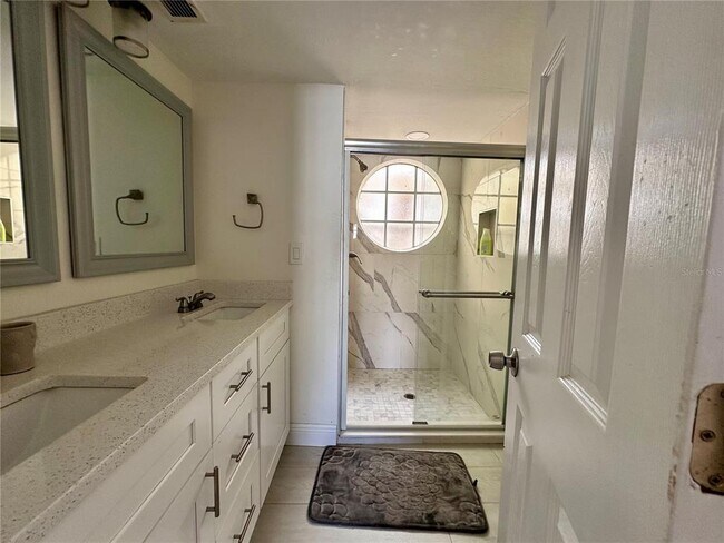 Building Photo - 5012 Laguna Bay Cir