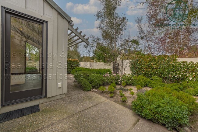 Building Photo - Custom Three Bedroom Carmel Valley Ranch Townhouse