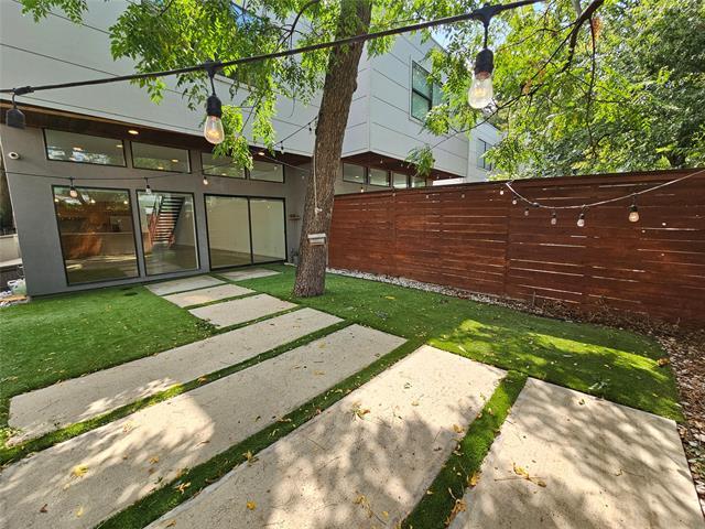 Building Photo - 4215 Roseland Ave