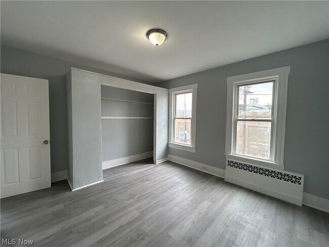 Building Photo - 3512 Henritze Ave