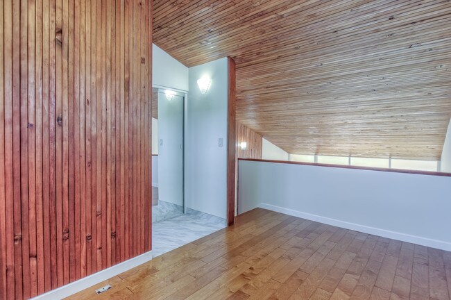 Building Photo - 281 S Church Ln