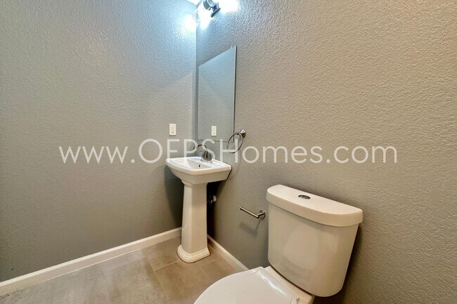 Building Photo - 245 Averitt Pl