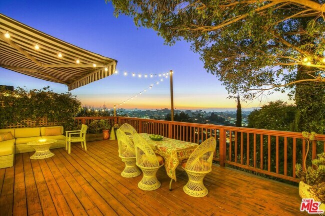 Primary Photo - 1563 Lucretia Ave