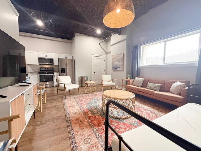 Building Photo - 209 S Church St