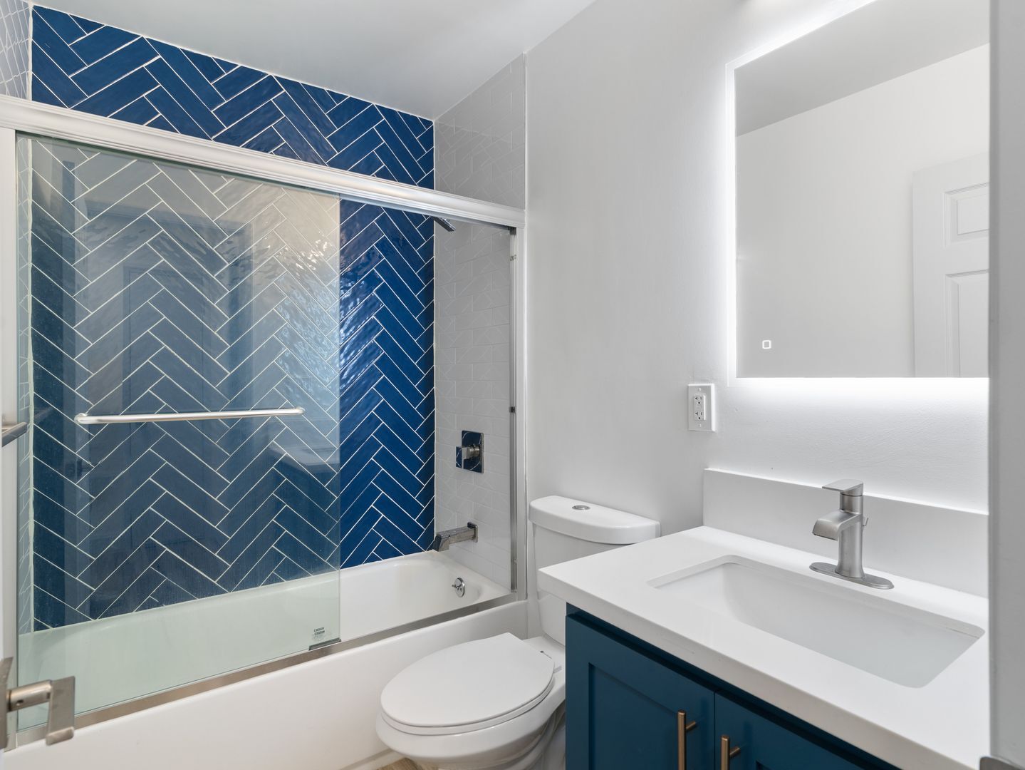 Building Photo - 1332 Walnut Ave