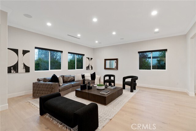 Building Photo - 19148 W Oxnard St