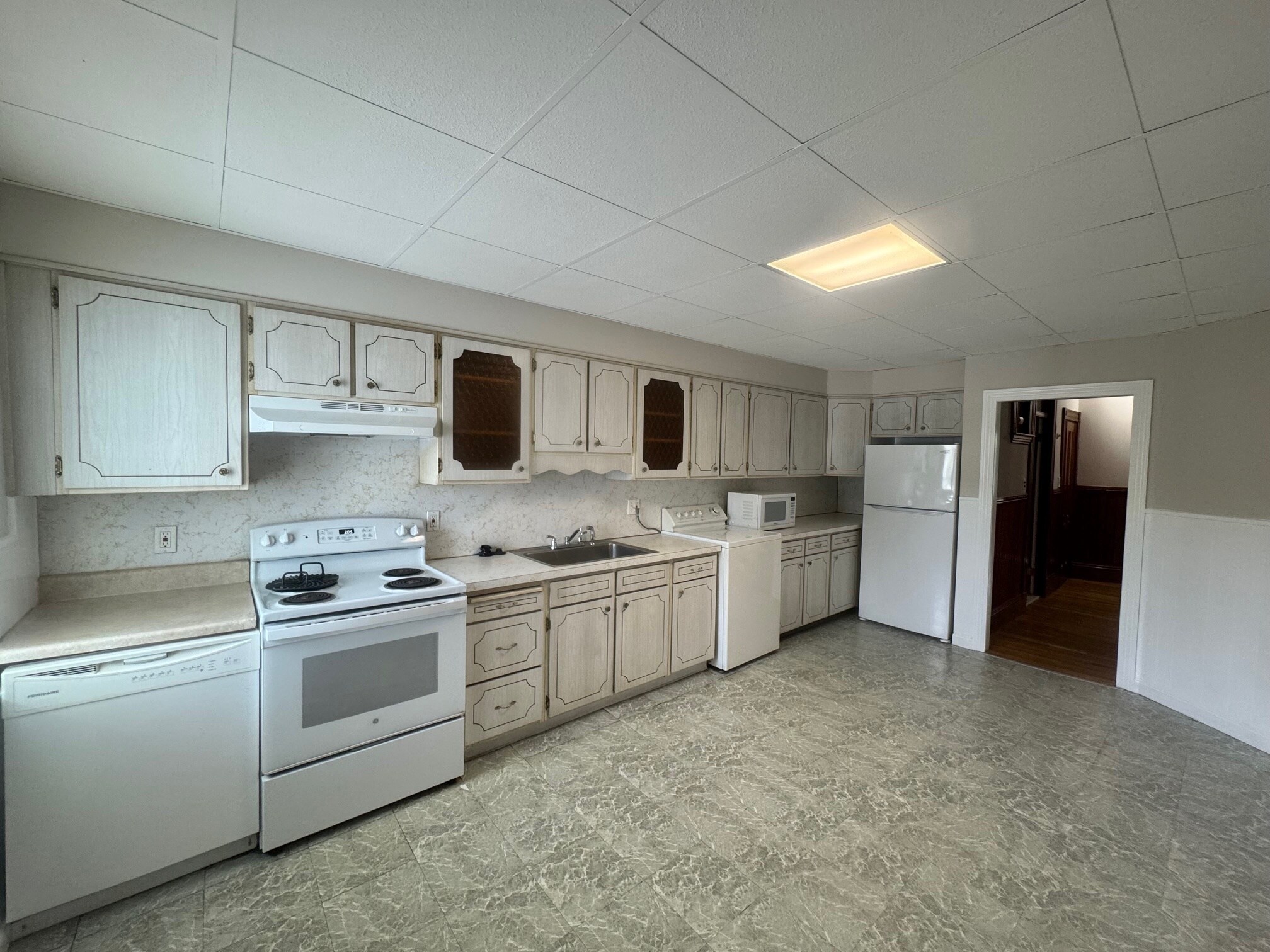 Building Photo - 795 Cambridge St