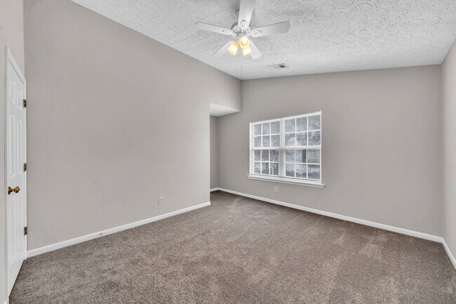 Building Photo - 225 Osmanthus Way