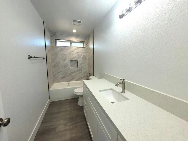 Building Photo - 7332 Poppy Blvd