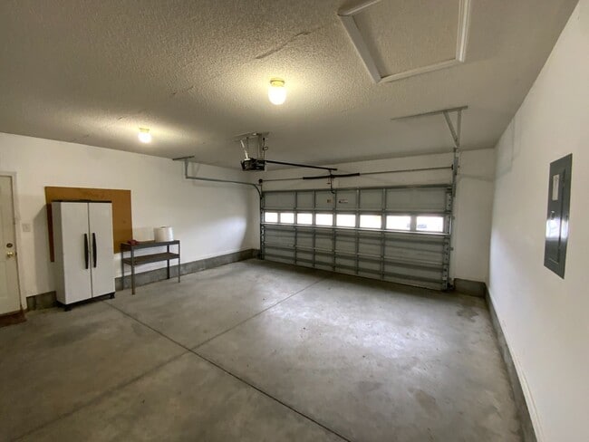 Building Photo - 3 Bd 2 Ba in Cherrywoods