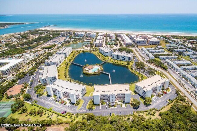 Building Photo - 8951 Lake Dr