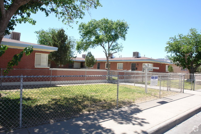 Primary Photo - 1401 St Johns Dr