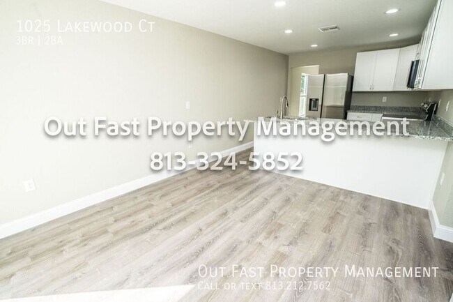 Building Photo - 1025 Lakewood Ct