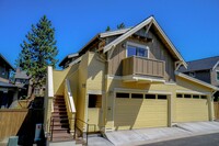 Building Photo - Turn key furnished unit in NWX!  Garage sp...