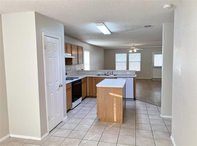 Building Photo - 2217 Lookout Ln