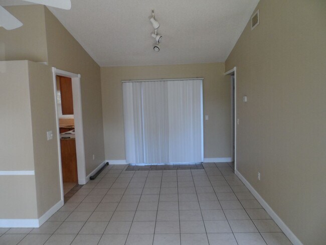 Building Photo - 2950 Norvell Ct