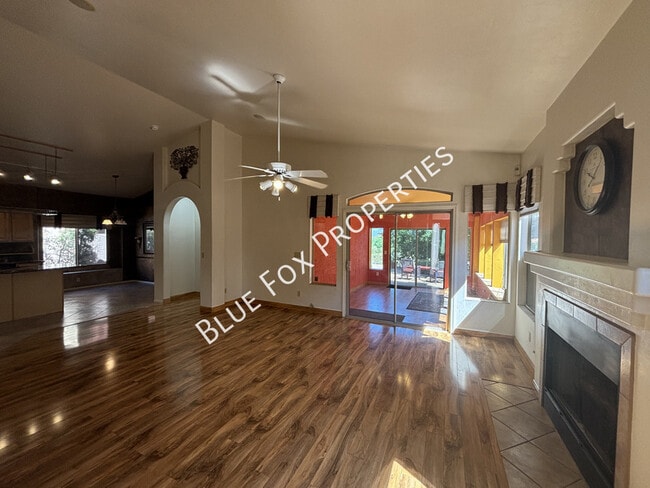 Building Photo - 9511 E Briana Ln