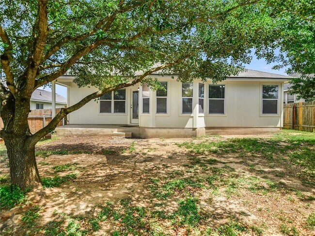 Building Photo - 305 Dana Dr