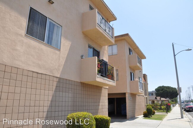 Building Photo - 4935 W 120th St