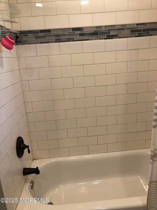 Building Photo - 683 Princess Ct