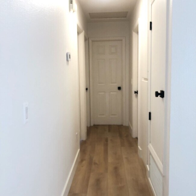 Building Photo - South Bakersfield Home
