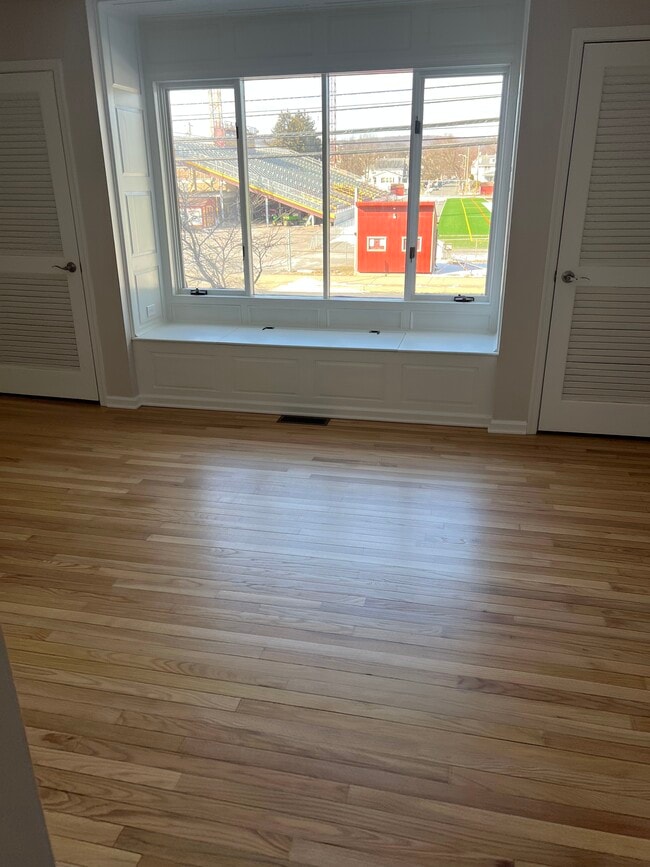 Building Photo - 161 N Gates Ave