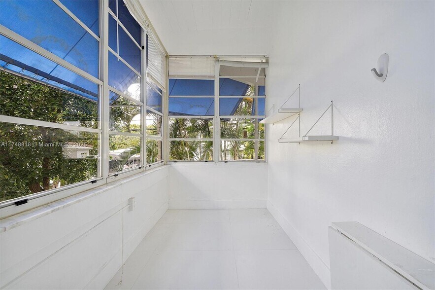 Building Photo - 600 Surfside Blvd