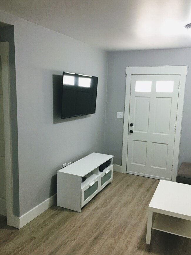 Building Photo - 1560 Juniper St