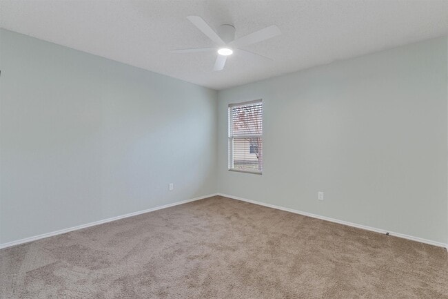 Building Photo - 131 Sandlewood Dr