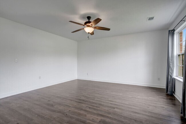 Building Photo - Timber Trail Drive Rental