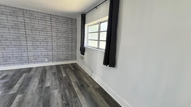 Building Photo - 6300 Miramar Pkwy