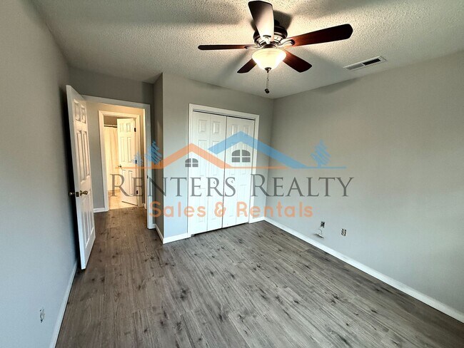 Building Photo - 122 Sunset Ridge