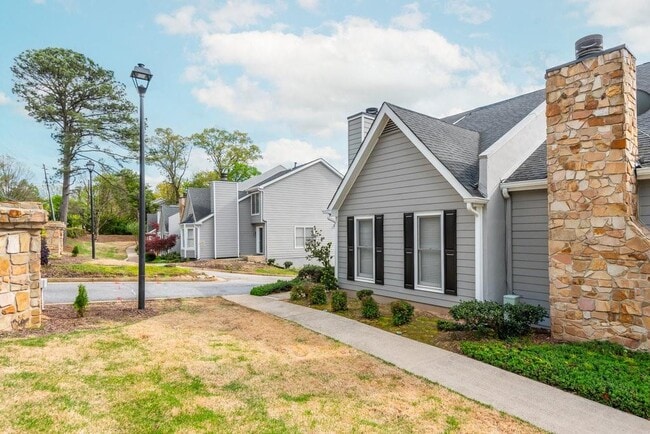 Building Photo - 1200 Defoor Ct NW